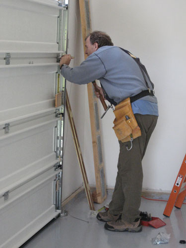 Emergency Garage Door Repair Service - 24/7 Available - Hardy Garage Door Crew Naples, Florida